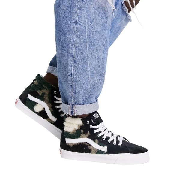 Vans Sk8-Hi Sherpa Camo High Top‎ Sneaker Size 6 Women